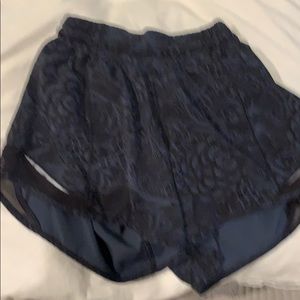 Lululemon Hotty Hot shorts 2.5 size 2